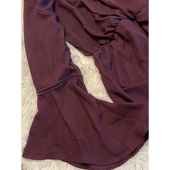 NWT Wishful SZ M Woman’s Beautiful Plum Flare Sleeve Flowey Dress - Picture 15 of 15